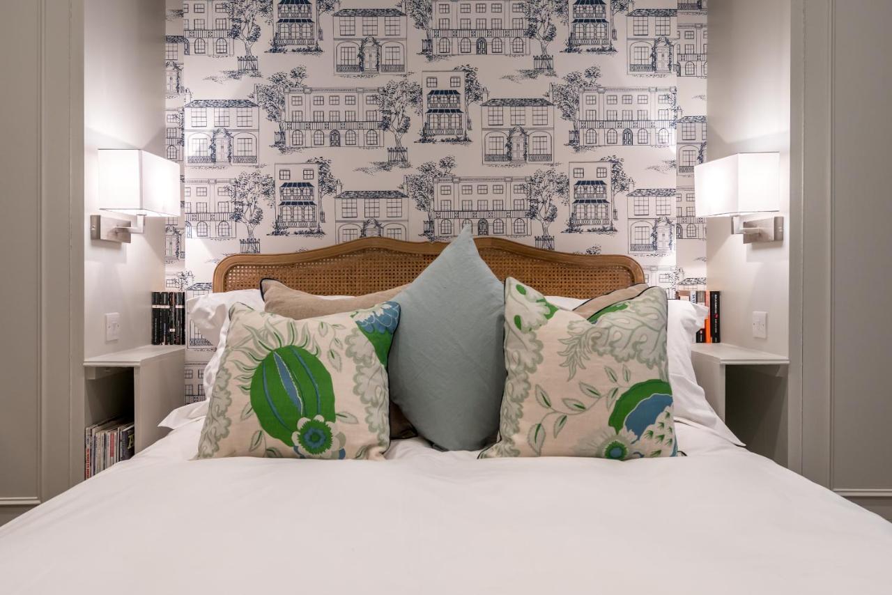 Appartamento Cozy Flat With Patio In The Heart Of Pimlico Londra Esterno foto